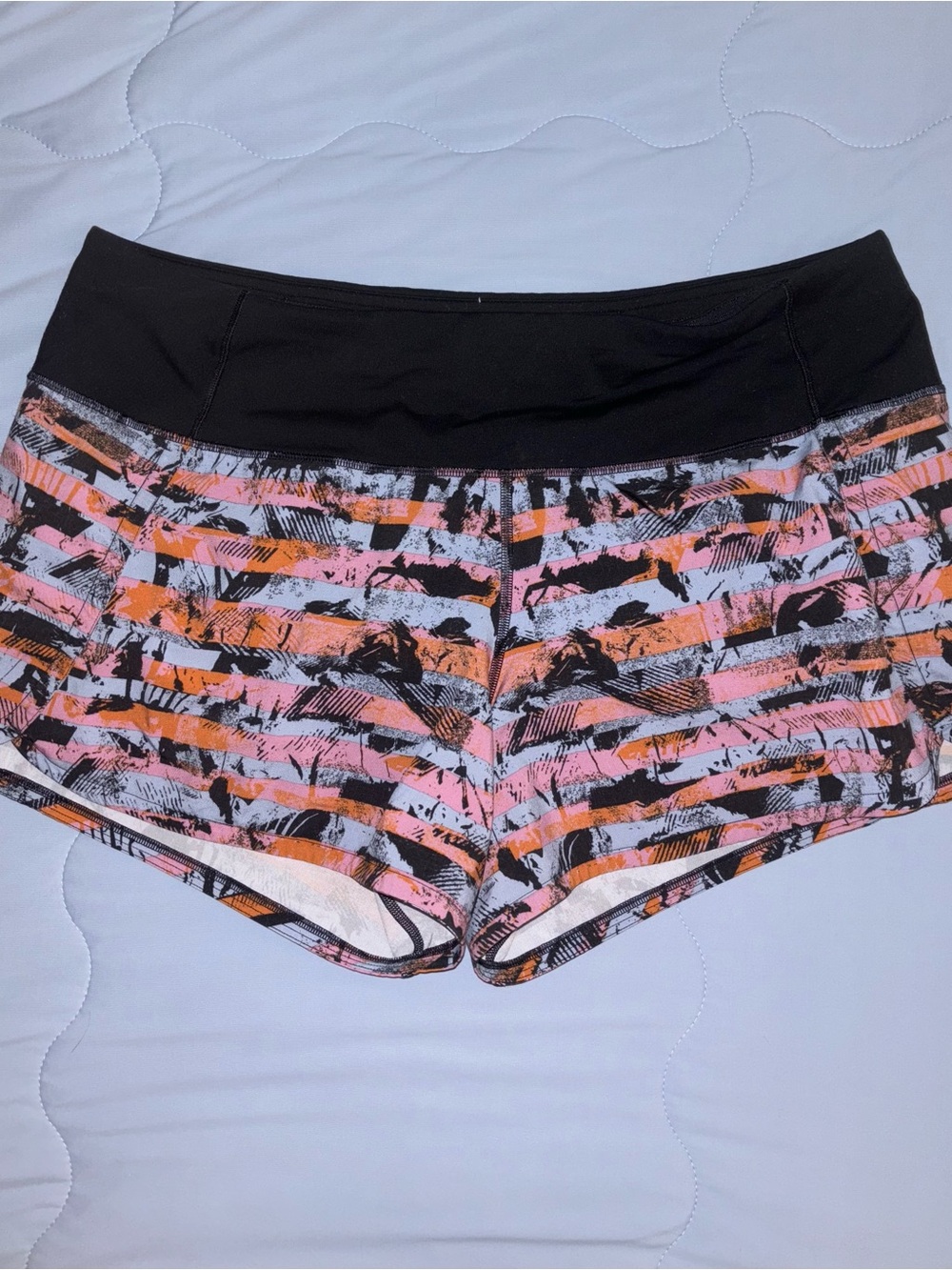 Lululemon athletica Women’s Printed Active Shorts Size 8